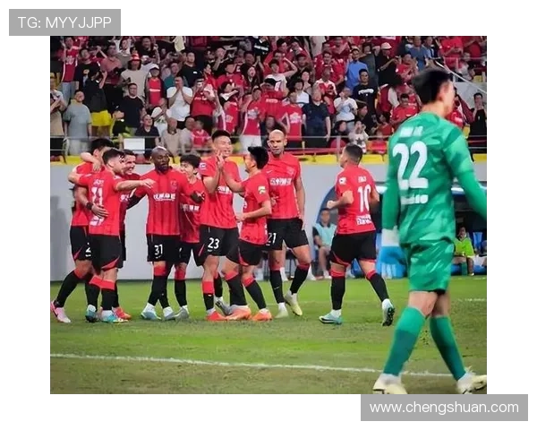 成都新帅盛赞冬训球迷热情少见